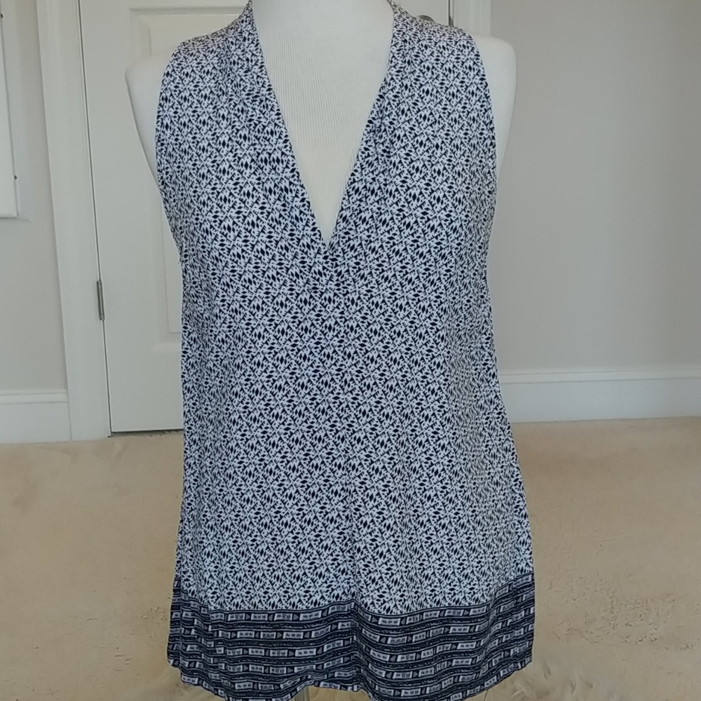 Willi Smith sleeveless v-neck top...medium